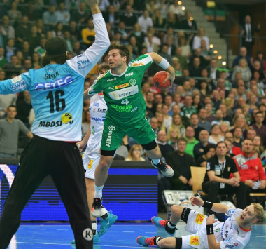Torwurf für den SC Magdeburg im Derby gegen den SC DHfK Leipzig.