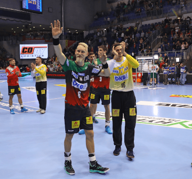 Matthias Musche beim Torjubel im SCM Trikot.