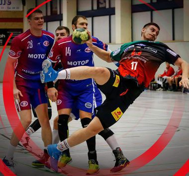 Spieler Nummer 10 des SCM Youngster setzt zum Sprungwurf an