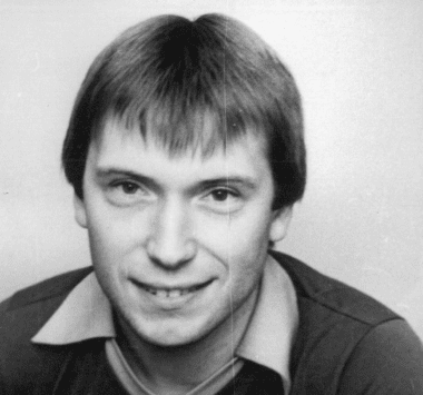 Porträt von Hartmut Rueger in schwarz weiß