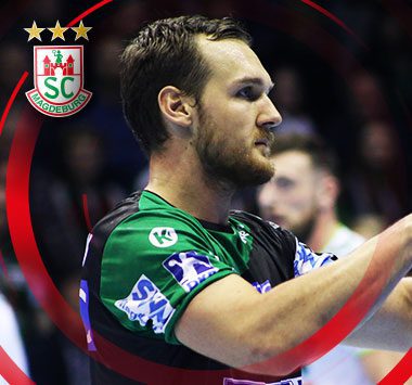 SC Magdeburg Handballer Christian O'Sullivan im Profil auf dem Spielfeld.