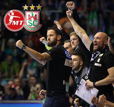 SCM-Trainer Bennet Wiegert und sein Team jubeln emotional an der Bank.