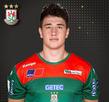 Porträt von Kreisläufer Justin Kurch im Trikot des SC Magdeburg.