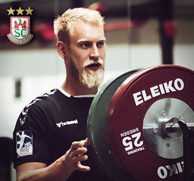 SCM-Handballer Matthias Musche beim Krafttraining im Athletikraum.