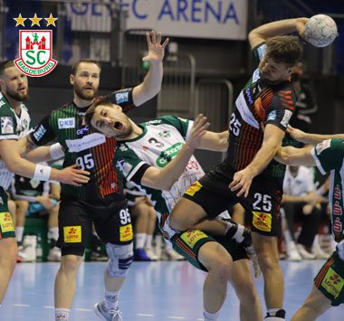 SCM-Spieler Marko Bezjak (Nr. 25) beim Torwurf im Fallen gegen Hannover.
