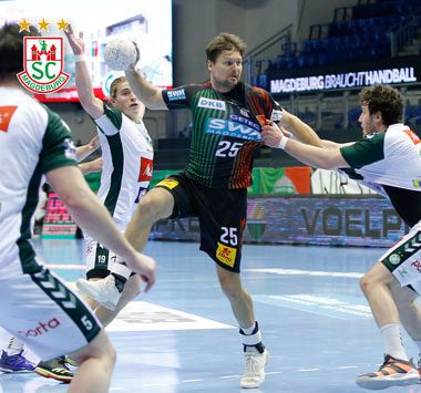 SCM-Feldspieler Marko Bezjak (Nr. 25) im Angriffsspiel am Kreis gegen GWD Minden.