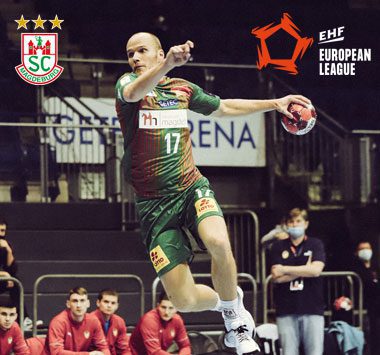SCM-Spieler Tim Hornke (Nr. 17) beim Sprungwurf von Außen in der European League