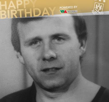 Ein historisches Schwarz-Weiß-Porträt von Ernst Gerlach auf einer Glückwunschgrafik mit dem Schriftzug „HAPPY BIRTHDAY“.