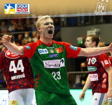 Magnus Saugstrup jubelt lautstark im grün-roten Trikot des SC Magdeburg.
