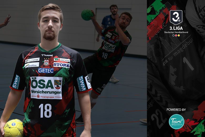 Abschied der Youngsters: Nachwuchsspieler Leon Hein mit der Nummer 18 hält einen Handball.