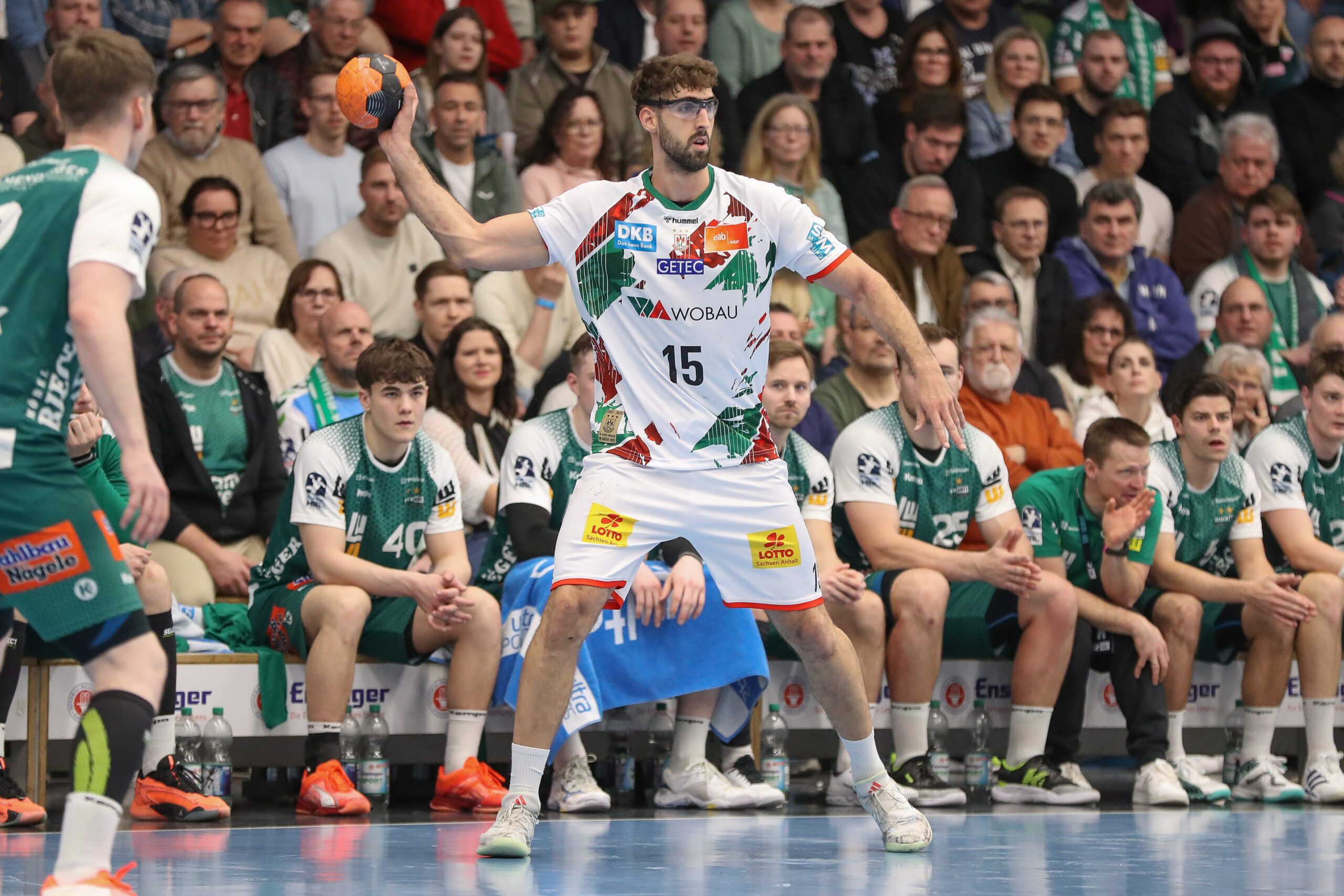 23.02.2025, xgox, Handball - Daikin HBL, FRISCH AUF! Goeppingen - SC Magdeburg emspor, v.l. Antonio Serradilla Cuenca (Magdeburg, 15) am Ball, plays the ball