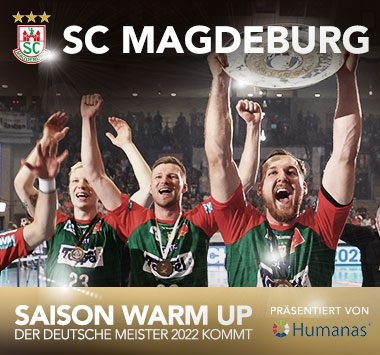 Ankündigungsgrafik zum „Saison Warm Up“ des SC Magdeburg mit jubelnden Spielern und der Meisterschale.
