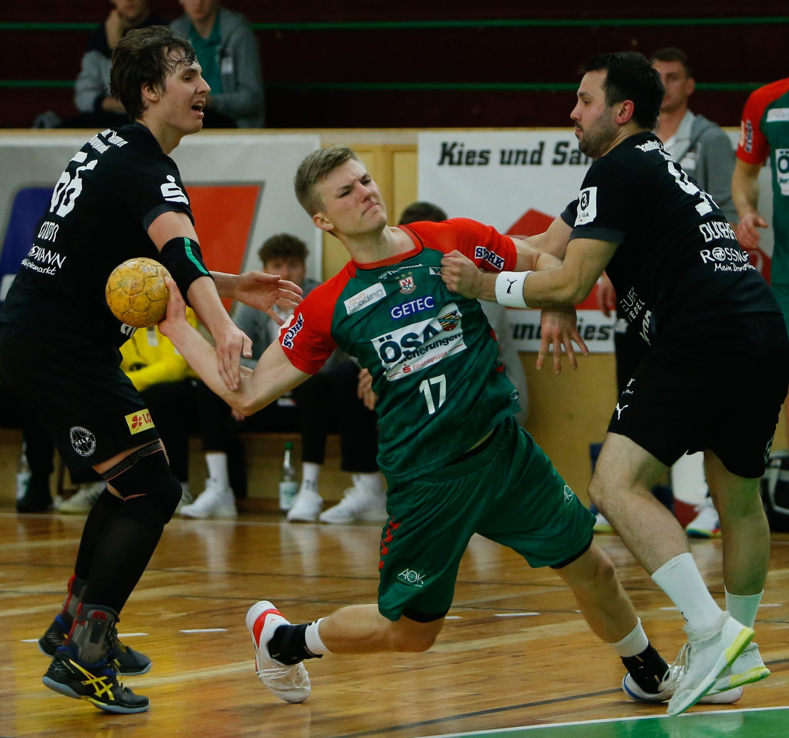 Luka Baumgart (Magdeburg, 17), Steffen Dunekacke (Hannover Burgwedel, 92) Zweikampf