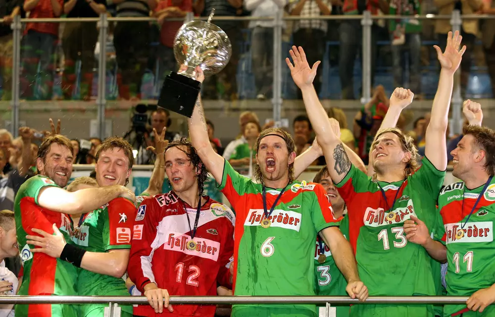 EHF Pokal Sieger 2007 Magdeburg, v.li.: Steffen Stiebler, Fabian van Olphen, Torwart Silvio Heinevetter, Grzegorz Tkaczyk, Christoph Theuerkauf und Christian Sprenger