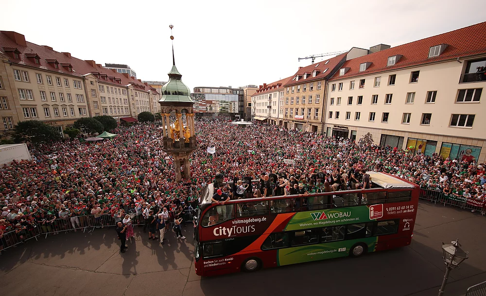 EHF Champions League Empfang und Feier auf dem Rathaus-Balkon 2023