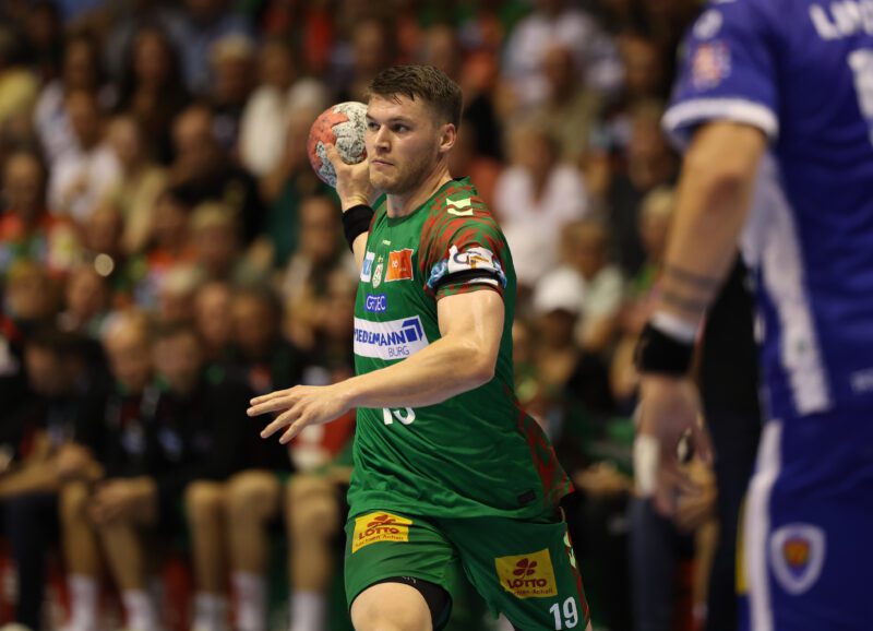 Elvar Örn Jonsson Heimspiel Bundesliga Ball