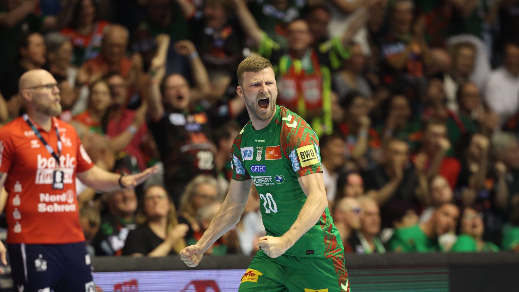 Philipp Weber Cheering Goal Fans Home Game Bundesliga 2026