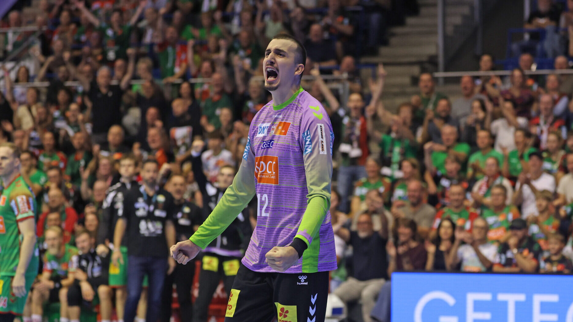 Matej Mandic Tor DHB Pokal Jubel